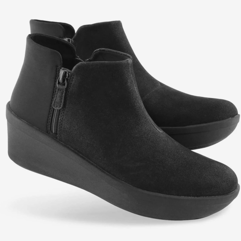 Clark's Black Size 9 Cloudstepper Ankle Bootie